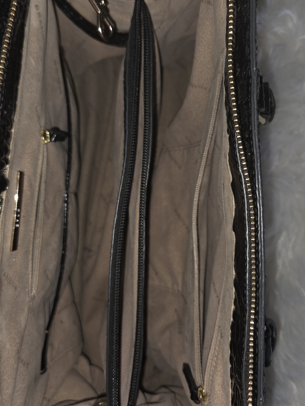 Brahmin Black Croc-Embossed Patent Satchel with Gold Charm. Luxury - Picture 7 of 8